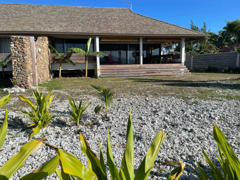 Yoga and meditation retreat in Moorea, French Polynesia